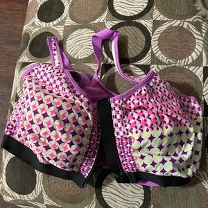 VS sport bra with front zipper